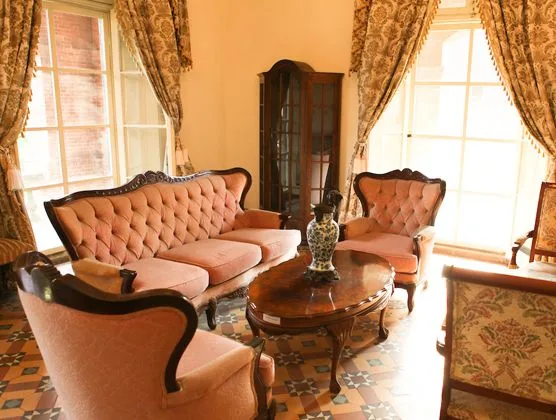 a picture of an old house decorated with antique furniture that requires probate clearance