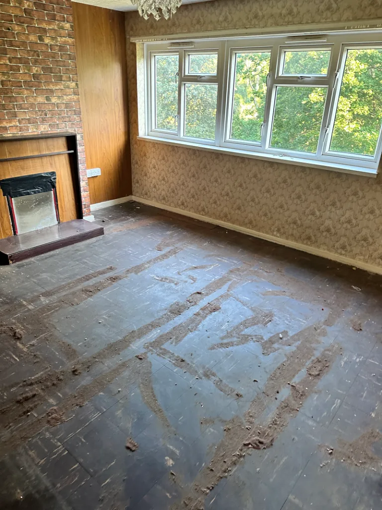 A room that has been cleared using a clearance service